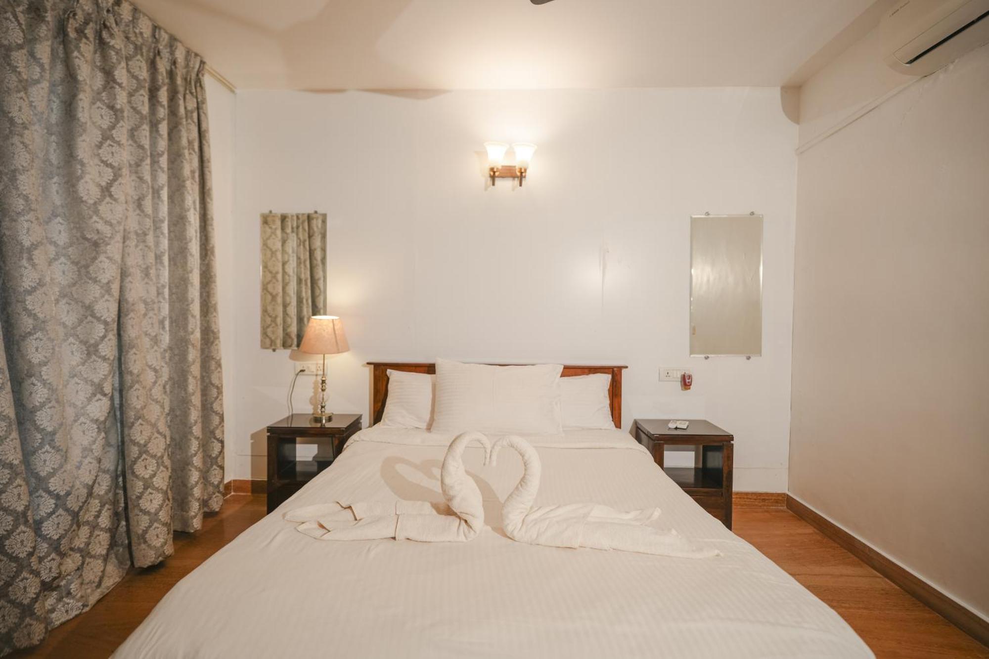 Villa M - Jia 3- 3Bhk In Candolim, Pool Facing, Near Beach, Breakfast Included Esterno foto