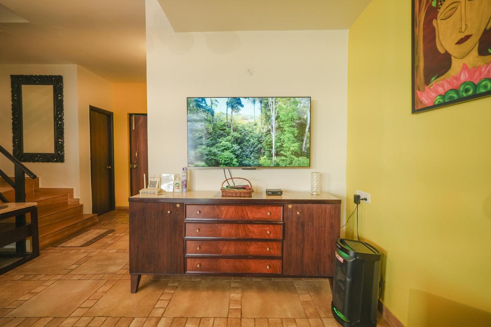 Villa M - Jia 3- 3Bhk In Candolim, Pool Facing, Near Beach, Breakfast Included Esterno foto